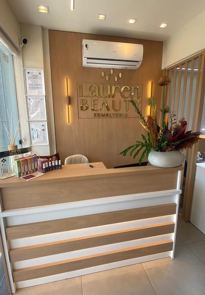 Ambiente da Lauren Beauty Esmalteria no Shopping Millennium